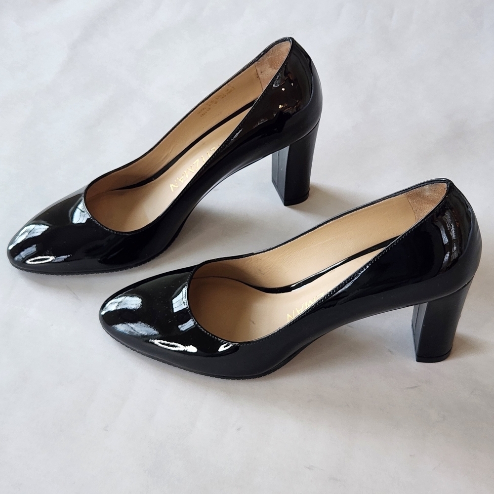 || STUART WEITZMAN || Paton leather pumps, stacked heel, round toe, black